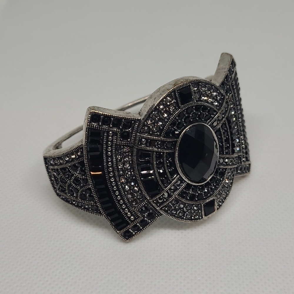 YUHONG Signed Vintage Silver Tone Black Rhinestone Hinged Cuff Bracelet